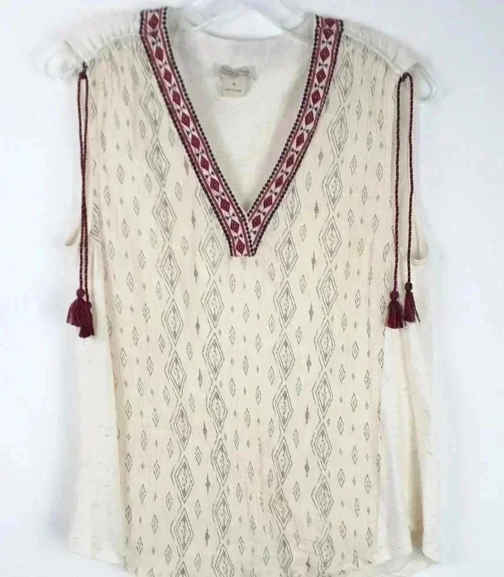 Lucky Brand V- Neck Top Size Medium